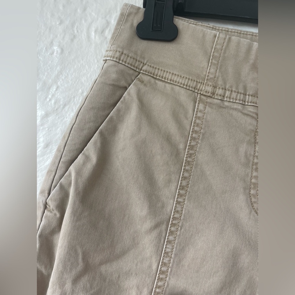 Gap high rise lace up wide leg khaki ankle pants, side zip; size 2P - Picture 3 of 7